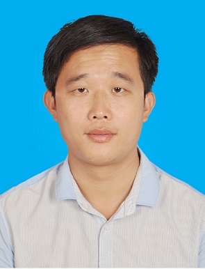 /images/2021-08-31/dc75d9e752b2bea1e01cb0d128030291.jpg 颜辉+艺术系 - 1寸.jpg